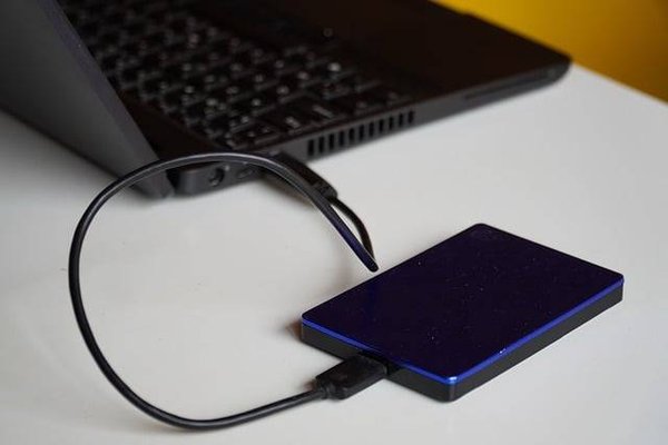 Comprendre les différents types de stockage de données : HDD, SSD, NVMe, quelle différence ?